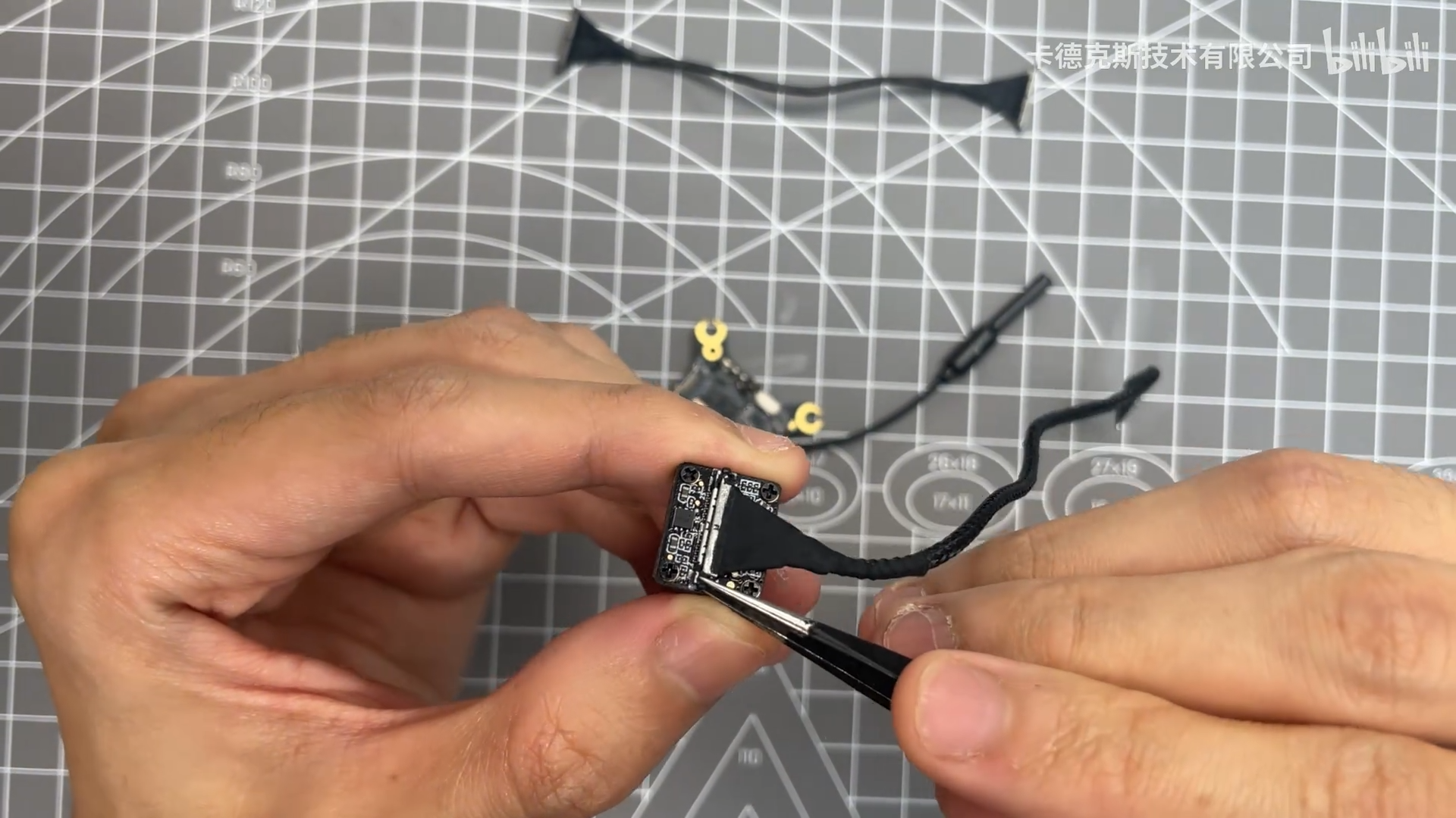 Disconnecting the Camera Coaxial Cable